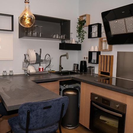 Coeur De Ville T2, Terrasse, Clim Tt Equipe, Parking Sanary-sur-Mer Eksteriør billede