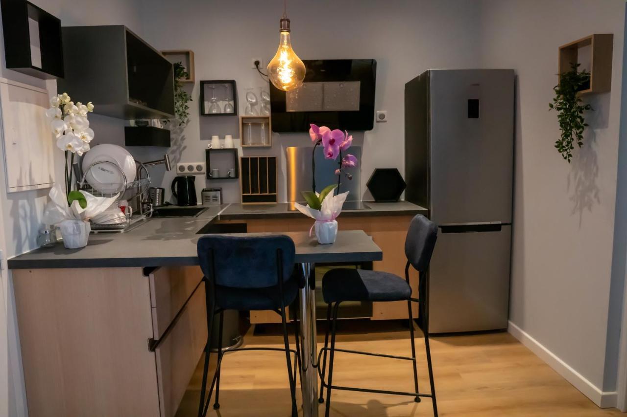 Coeur De Ville T2, Terrasse, Clim Tt Equipe, Parking Sanary-sur-Mer Eksteriør billede
